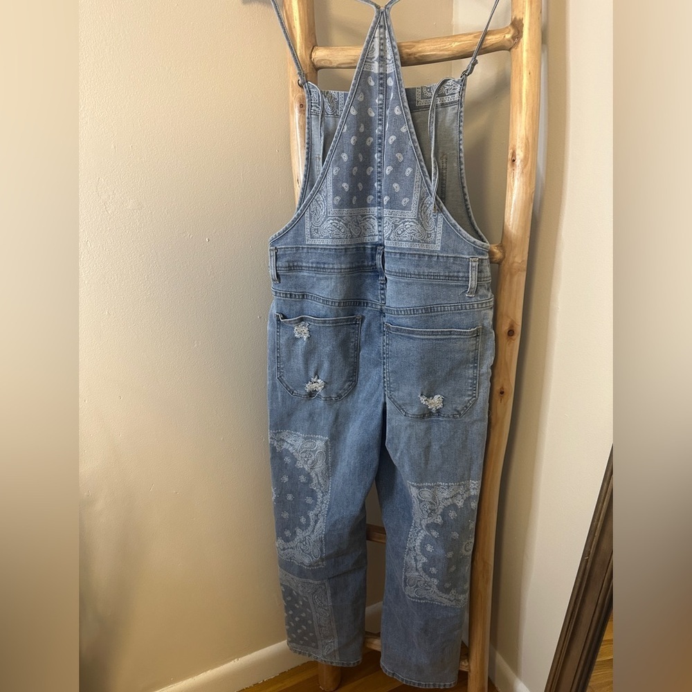 Easel Los Angeles Distressed Bandana Denim Overalls Small - Picture 7 of 12